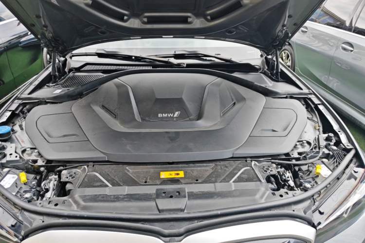 Used BMW i3 2022 eDrive 35 L Engine Bay