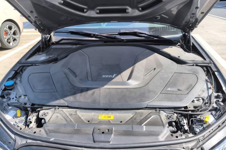 Used BMW i3 2022 eDrive 35 L Engine Bay