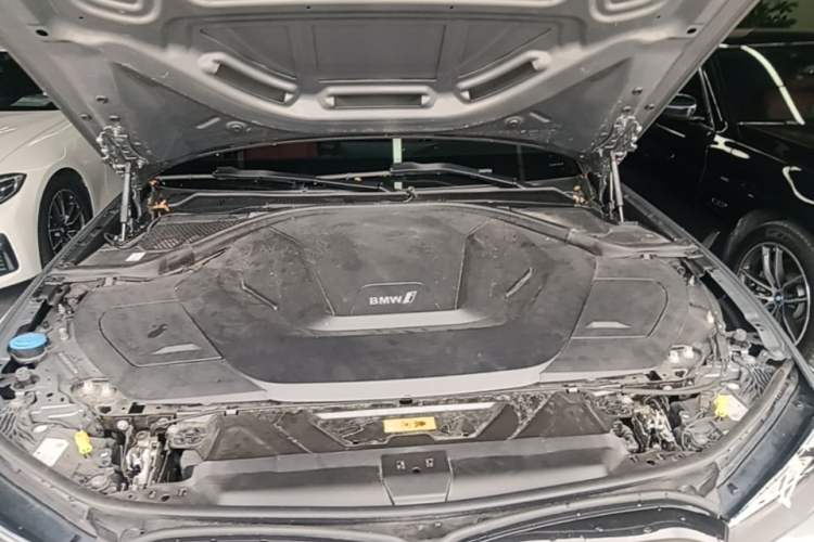Used BMW i3 2022 eDrive 35 L Engine Bay