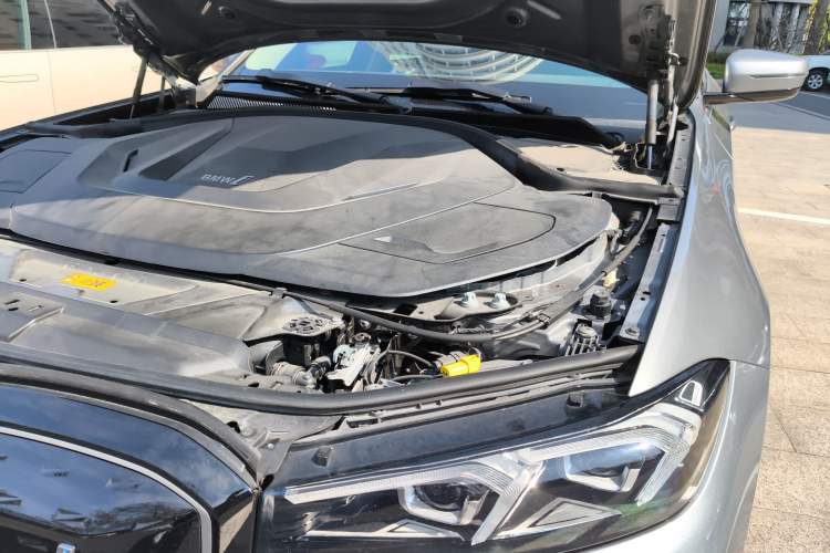 Used BMW i3 2022 eDrive 35 L Engine Bay Left