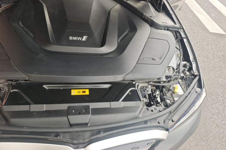 Used BMW i3 2022 eDrive 35 L Engine Bay Left