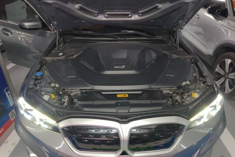 Used BMW i3 2022 eDrive 35 L Engine Bay