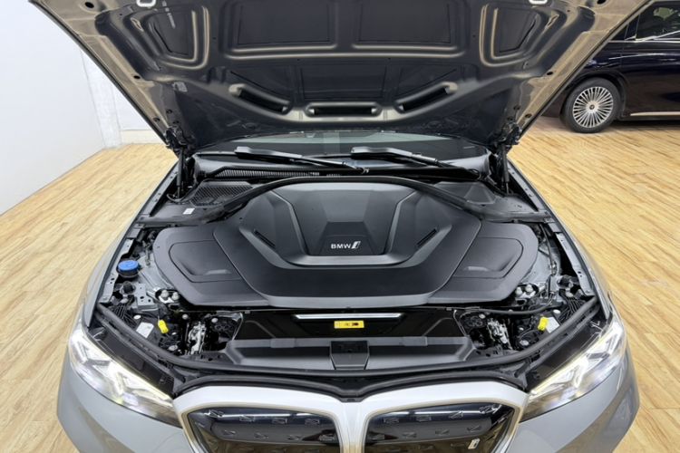 Used BMW i3 2022 eDrive 35 L Engine Bay