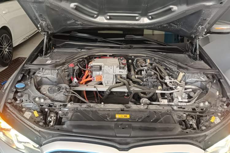 Used BMW i3 2022 eDrive 35 L Engine Bay