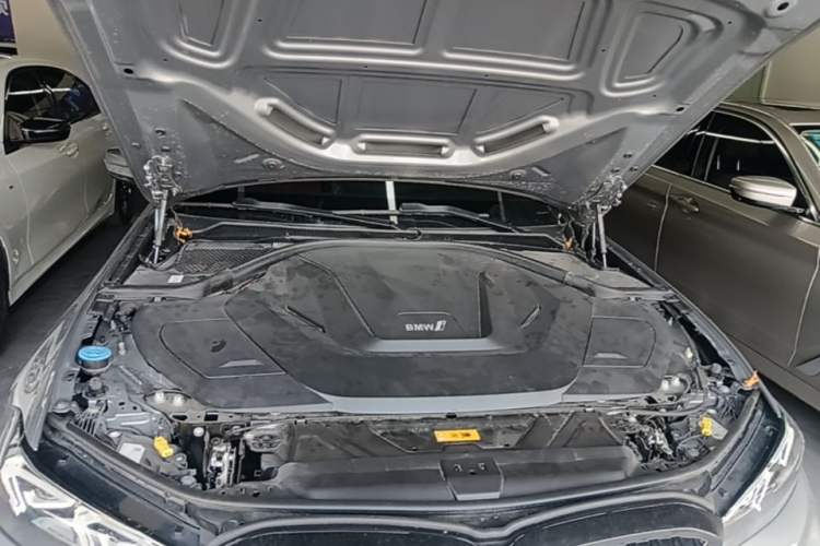 Used BMW i3 2022 eDrive 35 L Engine Bay