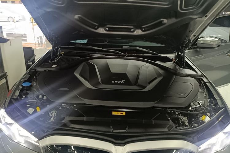 Used BMW i3 2022 eDrive 35 L Engine Bay