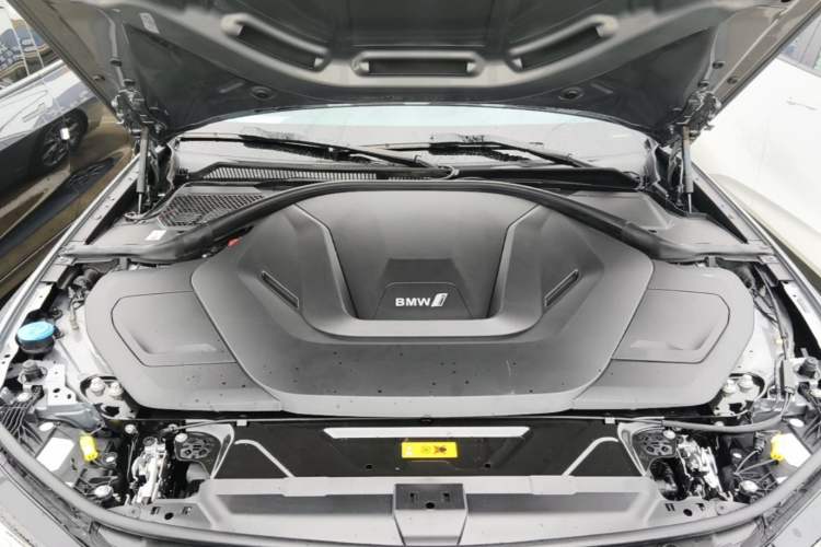 Used BMW i3 2022 eDrive 35 L Engine Bay