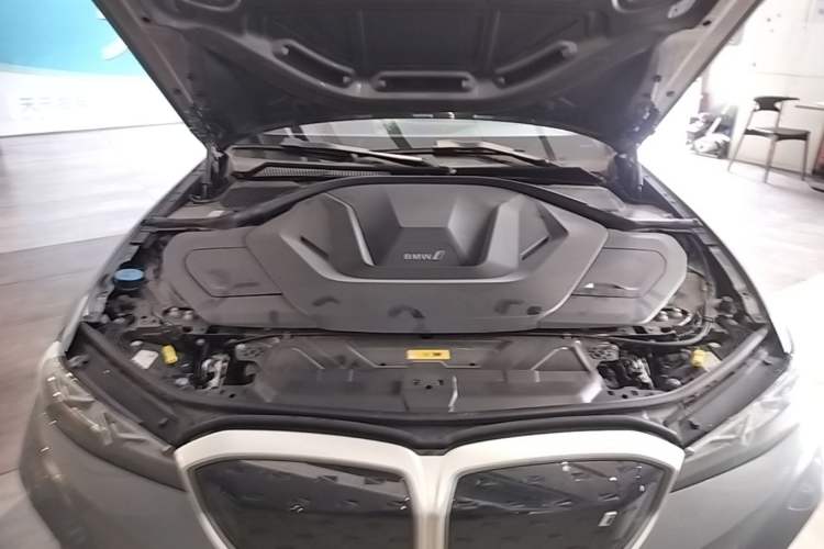 Used BMW i3 2022 eDrive 35 L Engine Bay