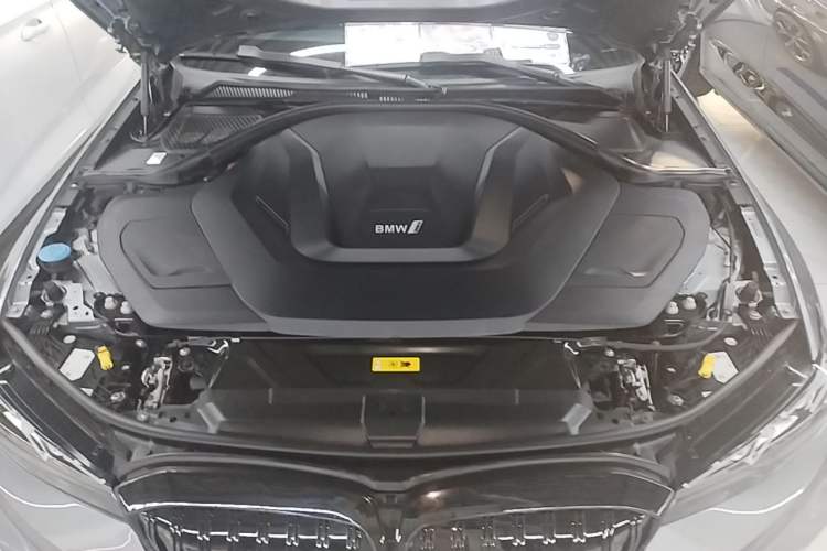 Used BMW i3 2022 eDrive 35 L Engine Bay