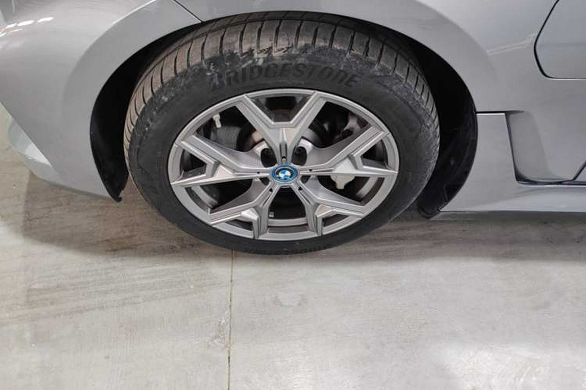 Used BMW i3 2022 eDrive 35 L Exterior 4