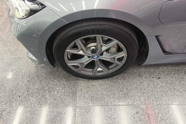 Used BMW i3 2022 eDrive 35 L Exterior 4
