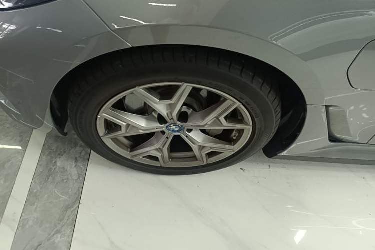 Used BMW i3 2022 eDrive 35 L Exterior 4