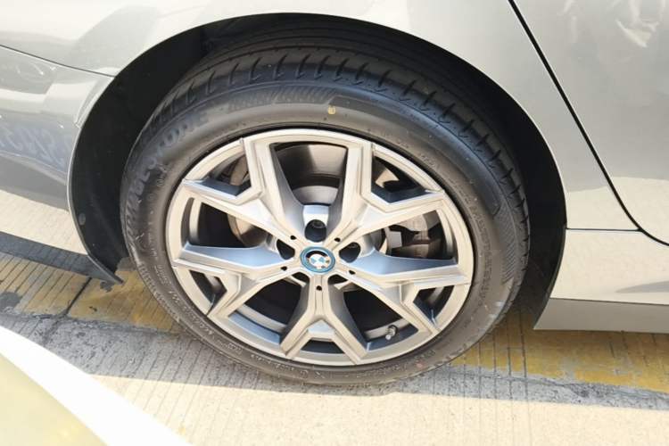 Used BMW i3 2022 eDrive 35 L Exterior 5