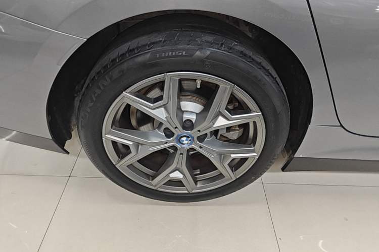 Used BMW i3 2022 eDrive 35 L Exterior 5