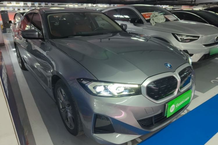 Used BMW i3 2022 eDrive 35 L Front Right 45 Deg