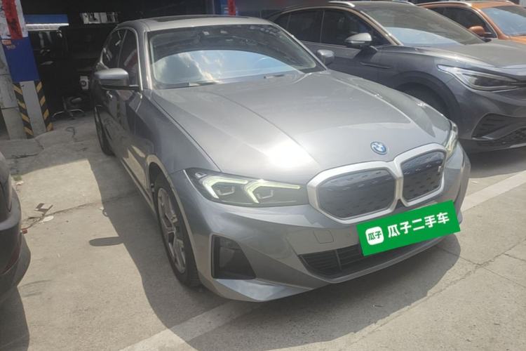 Used BMW i3 2022 eDrive 35 L Front Right 45 Deg