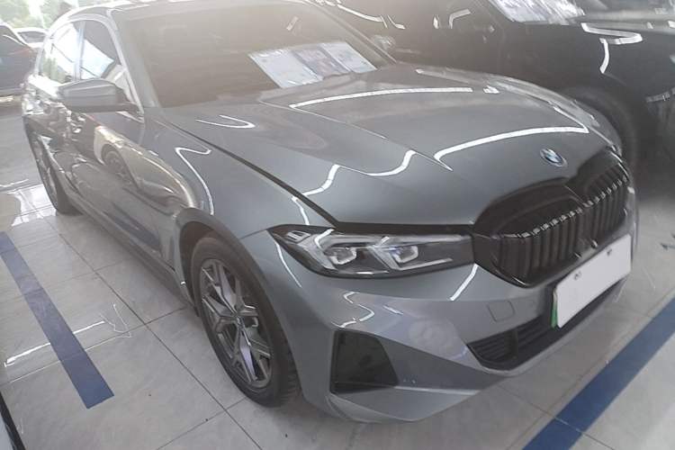 Used BMW i3 2022 eDrive 35 L Front Right 45 Deg