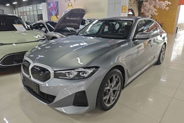 BMW i3 2022 eDrive 35 L с пробегом