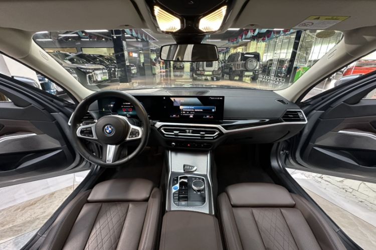 Used BMW i3 2022 eDrive 35 L Interior 11