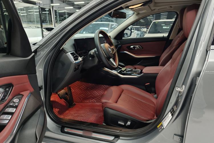 Used BMW i3 2022 eDrive 35 L Interior 2