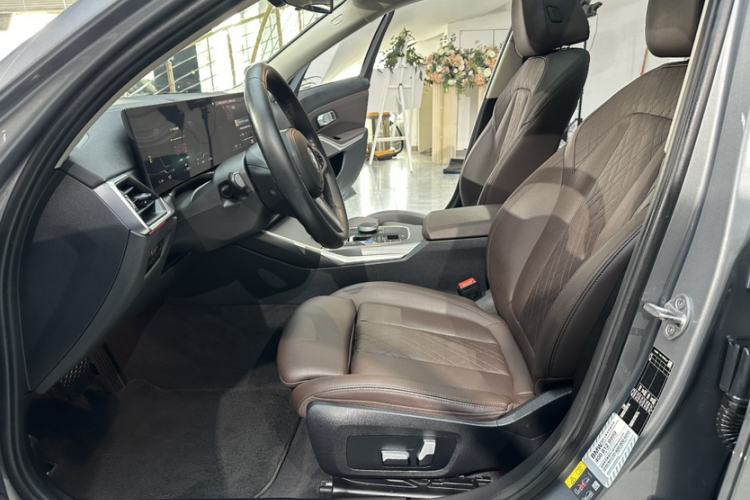 Used BMW i3 2022 eDrive 35 L Interior 2