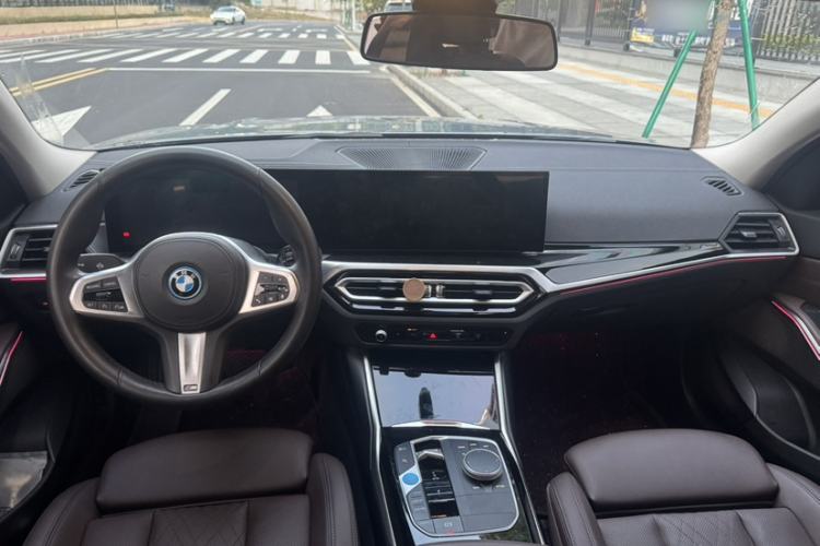 Used BMW i3 2022 eDrive 35 L Interior 3