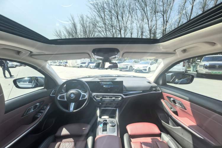 Used BMW i3 2022 eDrive 35 L Interior 3