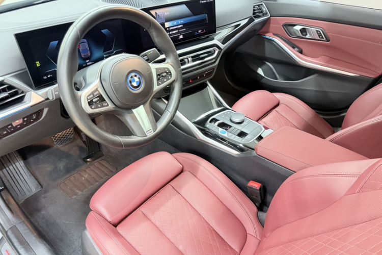 Used BMW i3 2022 eDrive 35 L Interior 3