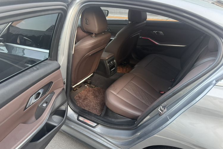 Used BMW i3 2022 eDrive 35 L Interior 4