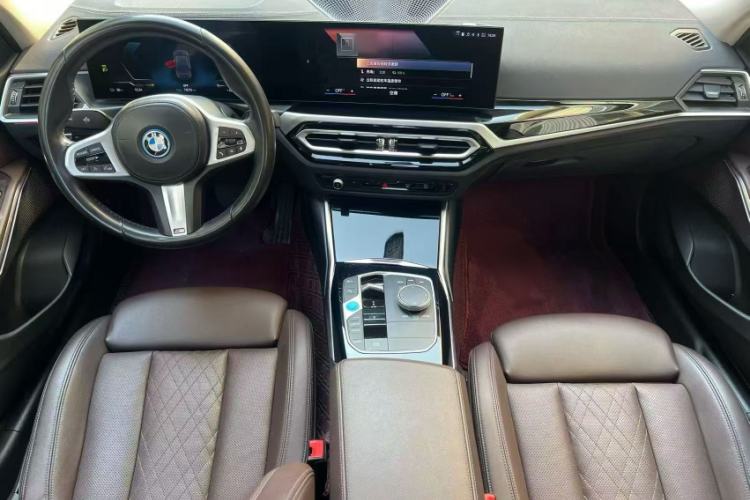 Used BMW i3 2022 eDrive 35 L Interior 4