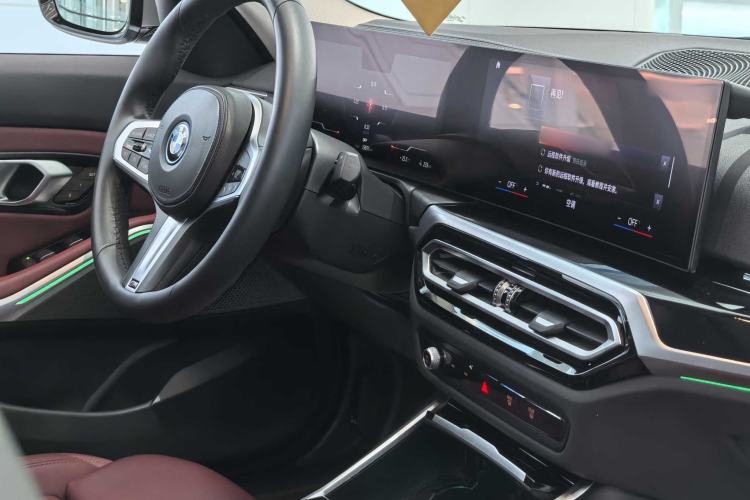 Used BMW i3 2022 eDrive 35 L Interior 4