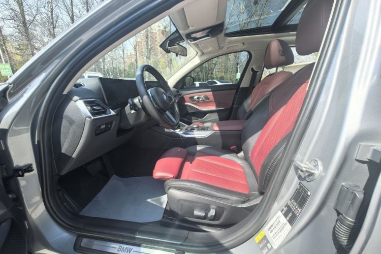 Used BMW i3 2022 eDrive 35 L Interior 4