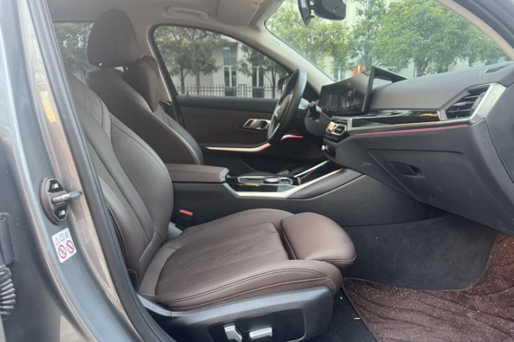 Used BMW i3 2022 eDrive 35 L Interior 5