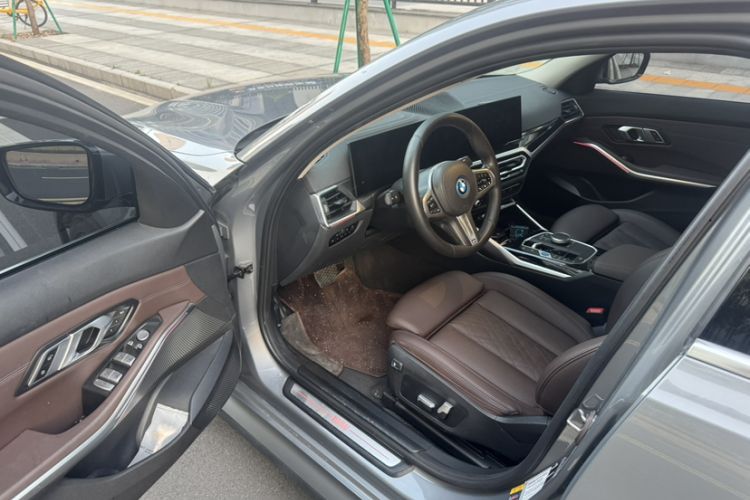 Used BMW i3 2022 eDrive 35 L Interior 6