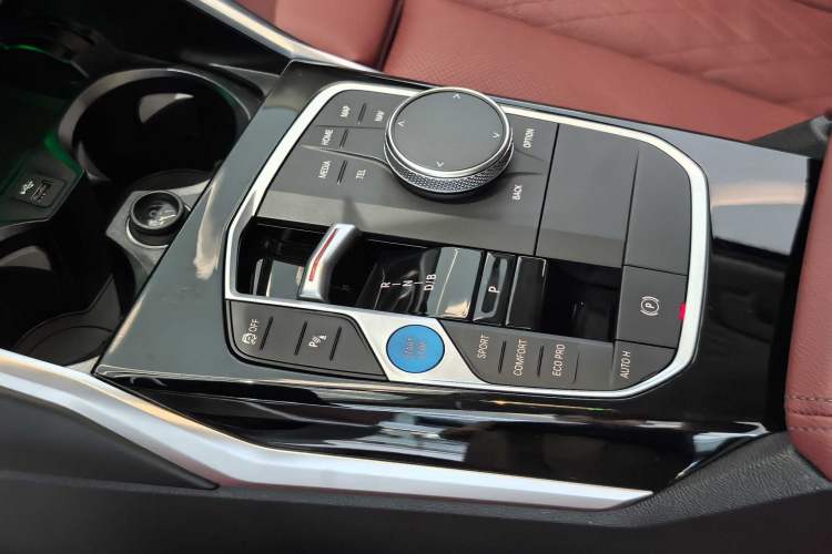Used BMW i3 2022 eDrive 35 L Interior 6