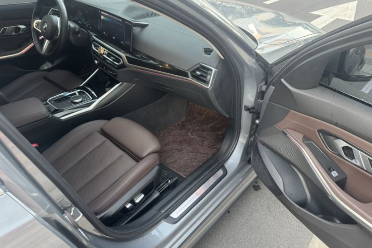 Used BMW i3 2022 eDrive 35 L Interior 7
