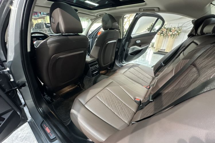 Used BMW i3 2022 eDrive 35 L Interior 7
