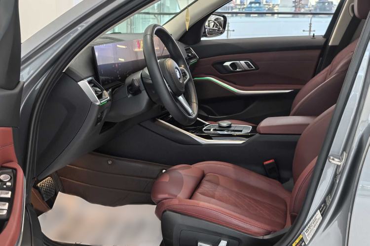 Used BMW i3 2022 eDrive 35 L Interior 9