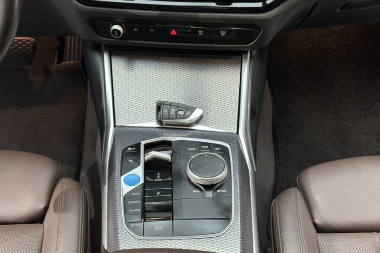 Used BMW i3 2022 eDrive 35 L Interior 9