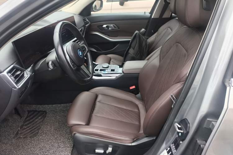 Used BMW i3 2022 eDrive 35 L Left Front Seat