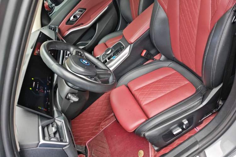 Used BMW i3 2022 eDrive 35 L Left Front Seat