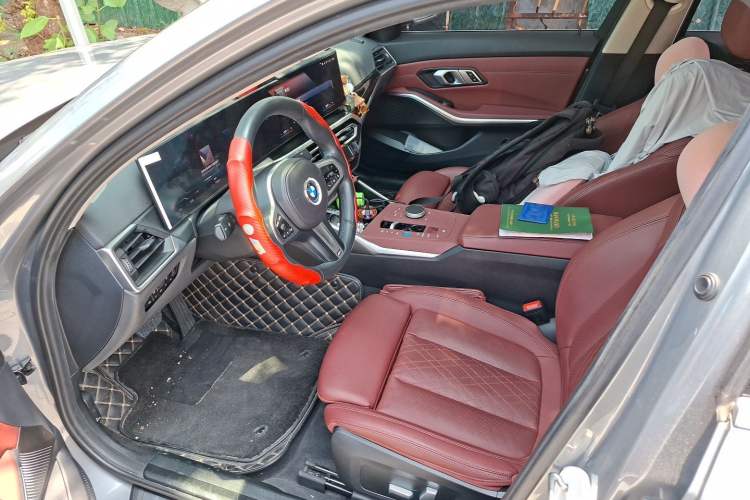 Used BMW i3 2022 eDrive 35 L Left Front Seat