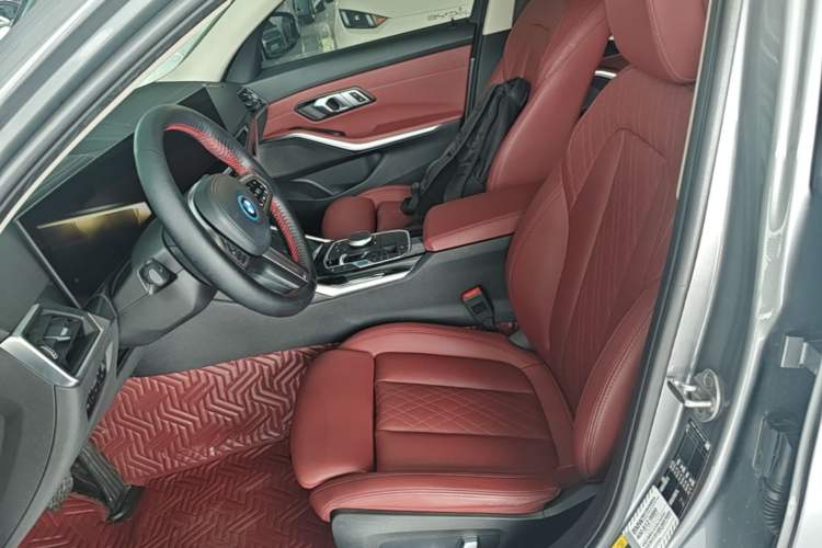 Used BMW i3 2022 eDrive 35 L Left Front Seat