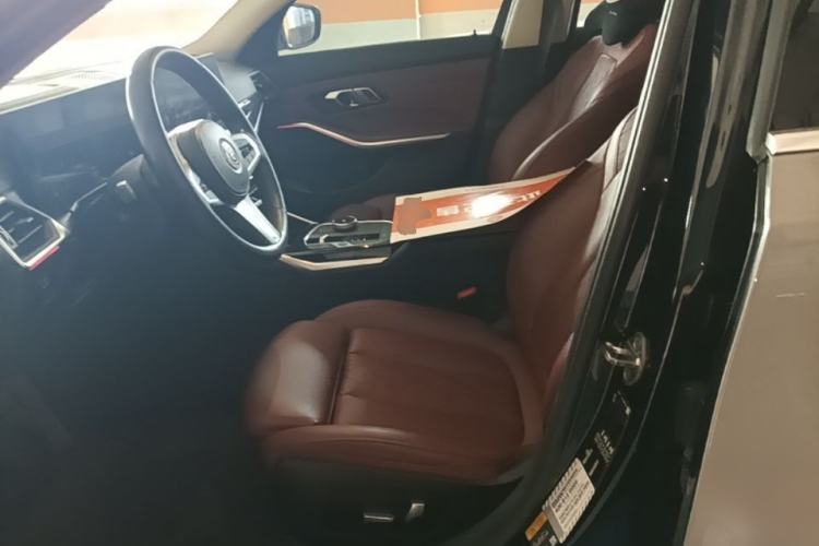 Used BMW i3 2022 eDrive 35 L Left Front Seat