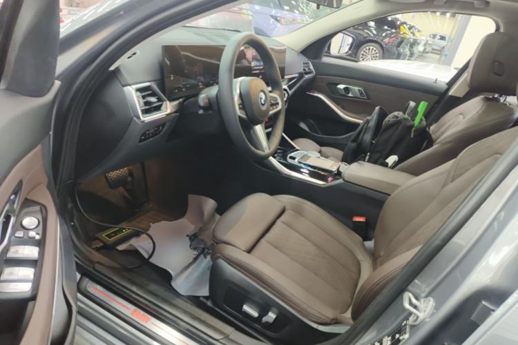 Used BMW i3 2022 eDrive 35 L Left Front Seat
