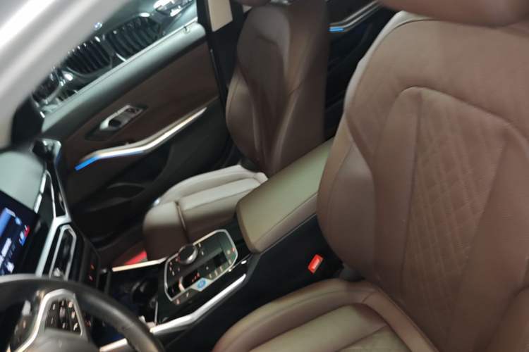 Used BMW i3 2022 eDrive 35 L Left Front Seat