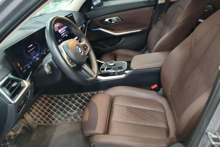 Used BMW i3 2022 eDrive 35 L Left Front Seat