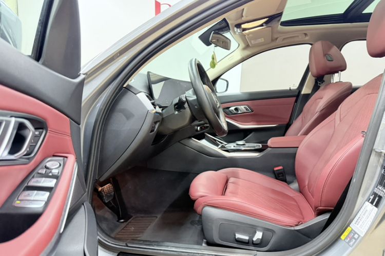 Used BMW i3 2022 eDrive 35 L Left Front Seat