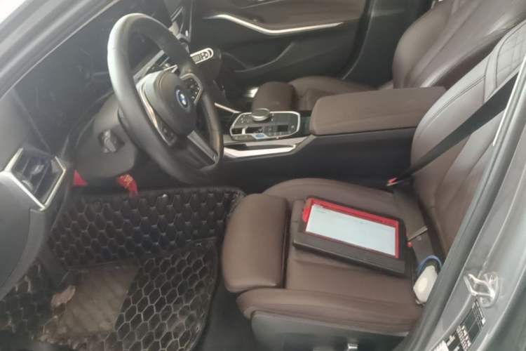 Used BMW i3 2022 eDrive 35 L Left Front Seat