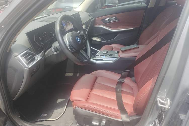 Used BMW i3 2022 eDrive 35 L Left Front Seat